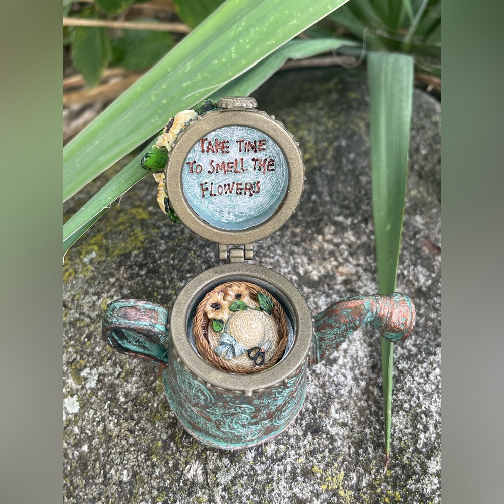 Vintage Boyd’s Bear Tillie’s Watering Can - Picture 10 of 14